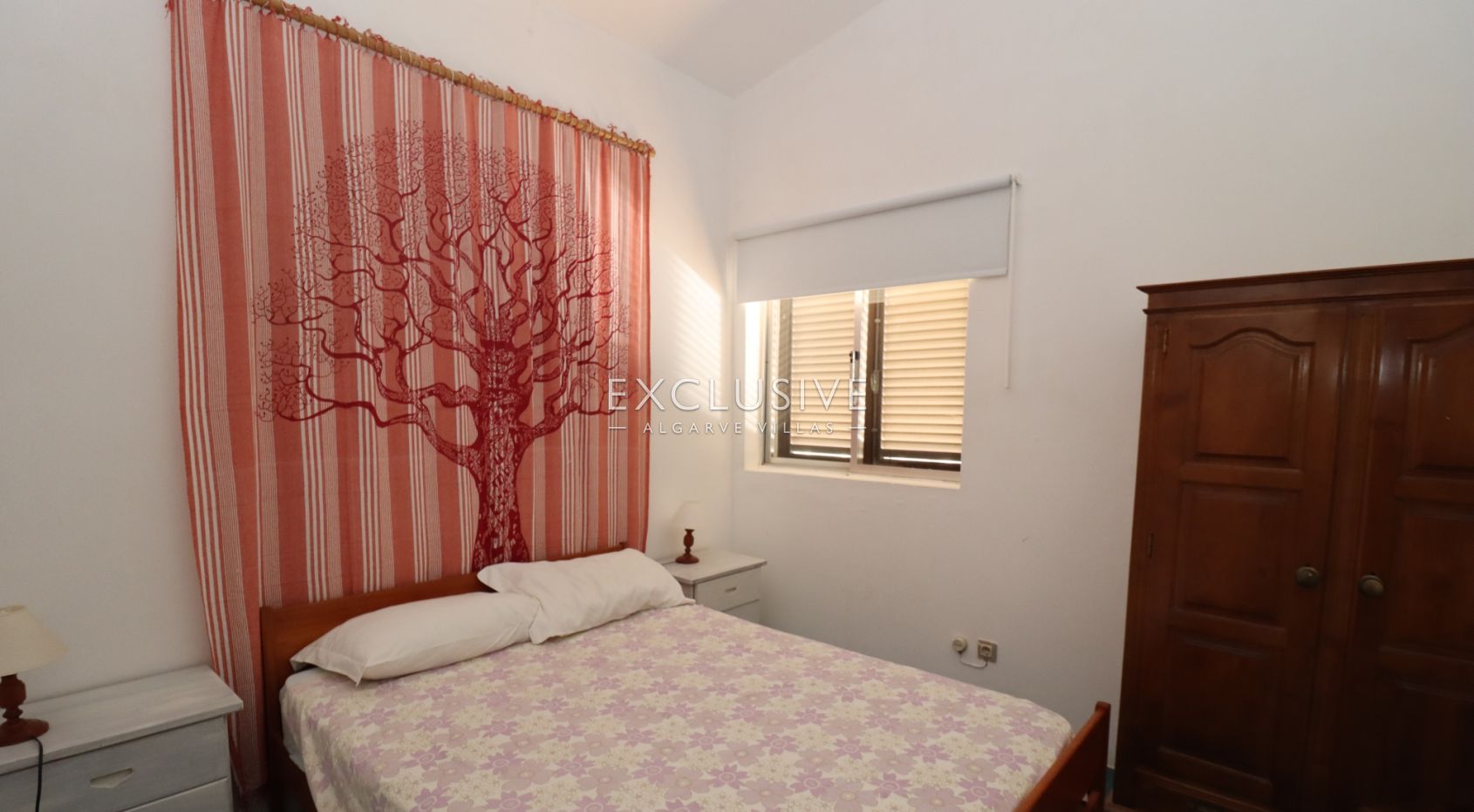 House with big plot to renovate close to the beach in Carvoeiro