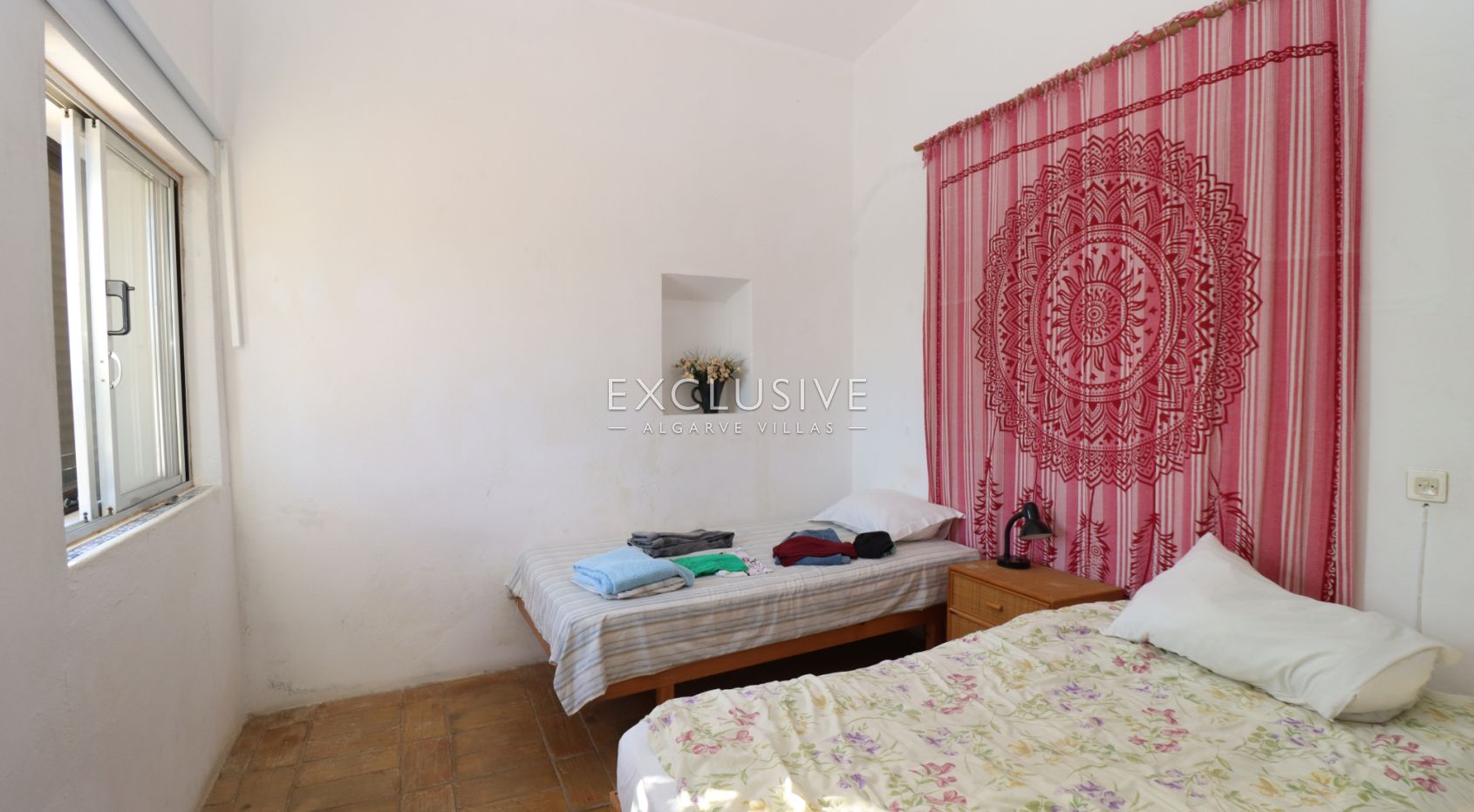 House with big plot to renovate close to the beach in Carvoeiro