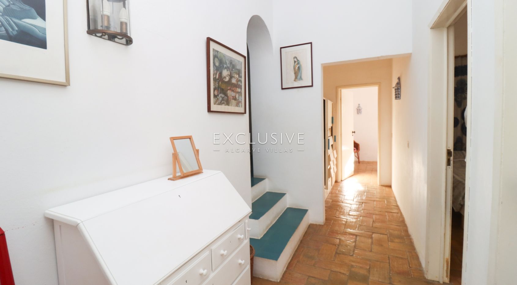 House with big plot to renovate close to the beach in Carvoeiro