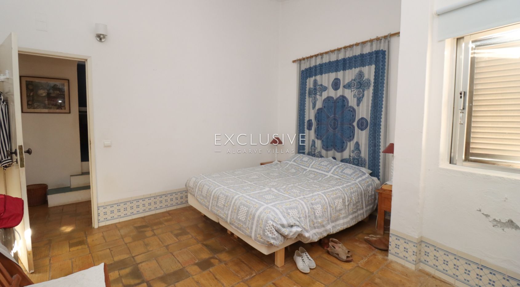 House with big plot to renovate close to the beach in Carvoeiro