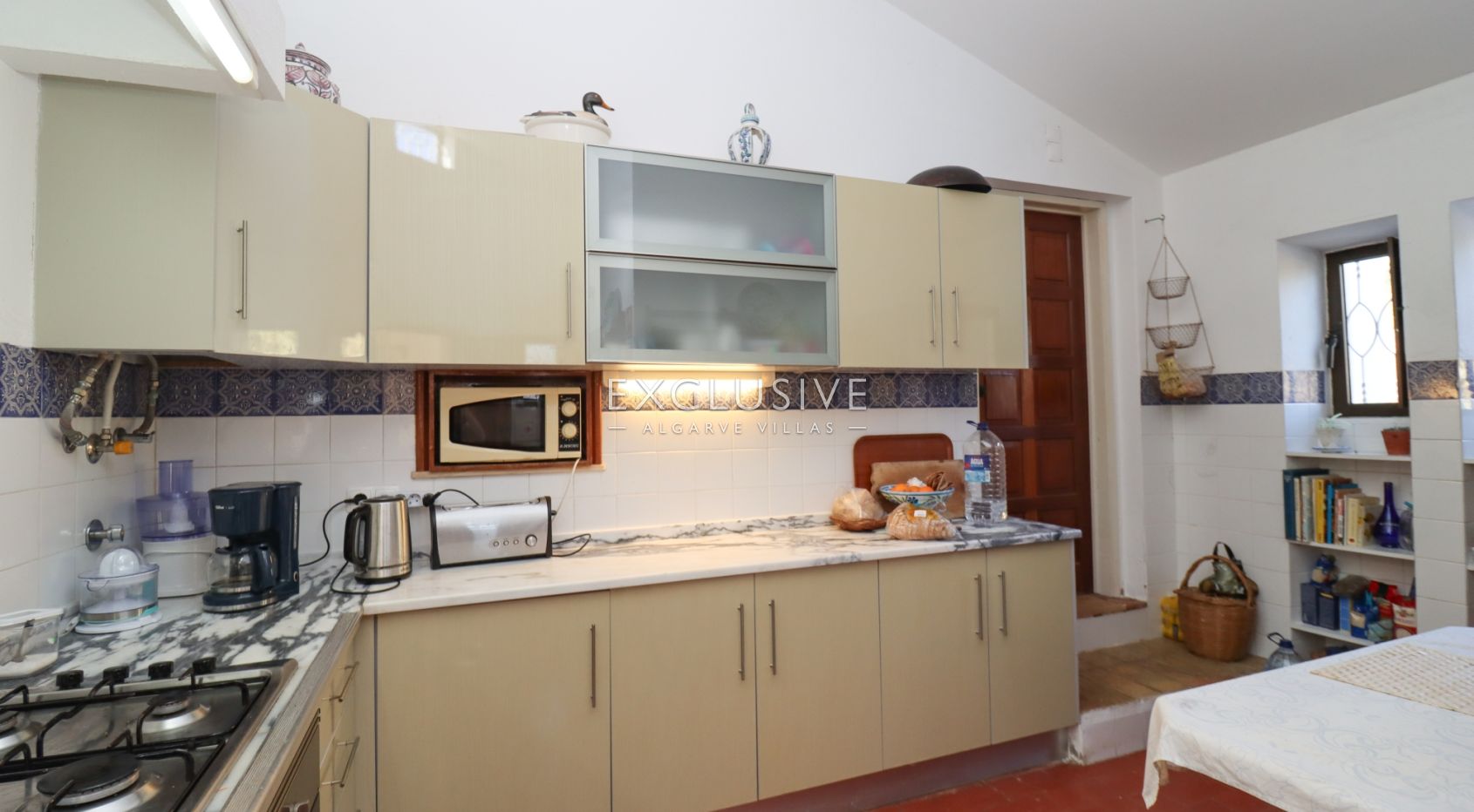 House with big plot to renovate close to the beach in Carvoeiro