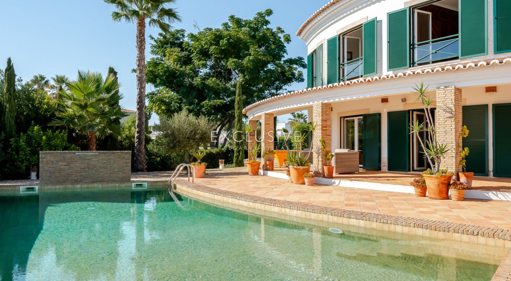 Ocean frontline Luxury 3+1 bedroom villa with 2 pools in Carvoeiro with beautiful sea view