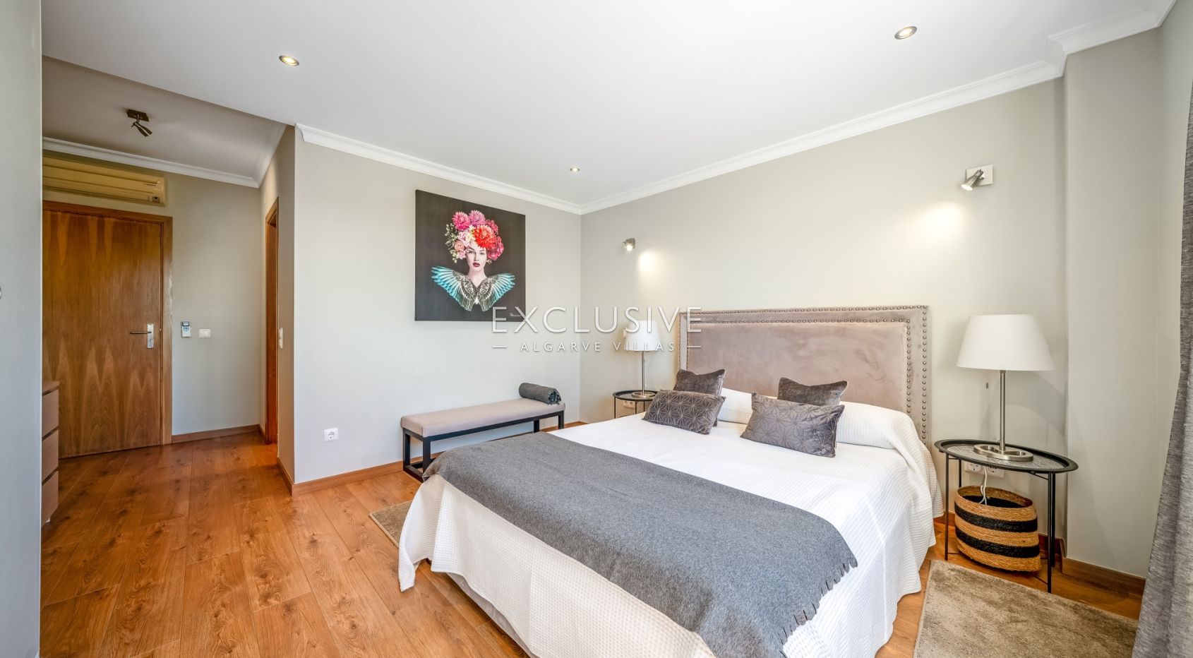 Beautiful Villa with Heated Pool in Vilamoura in Great Location