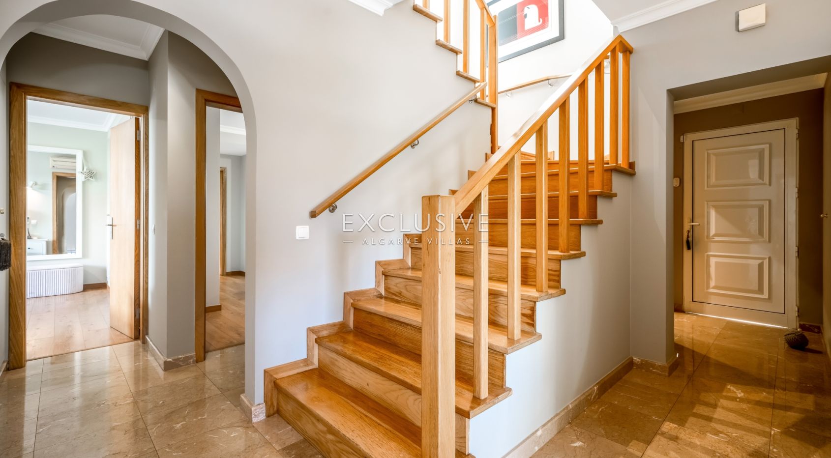 Beautiful Villa with Heated Pool in Vilamoura in Great Location