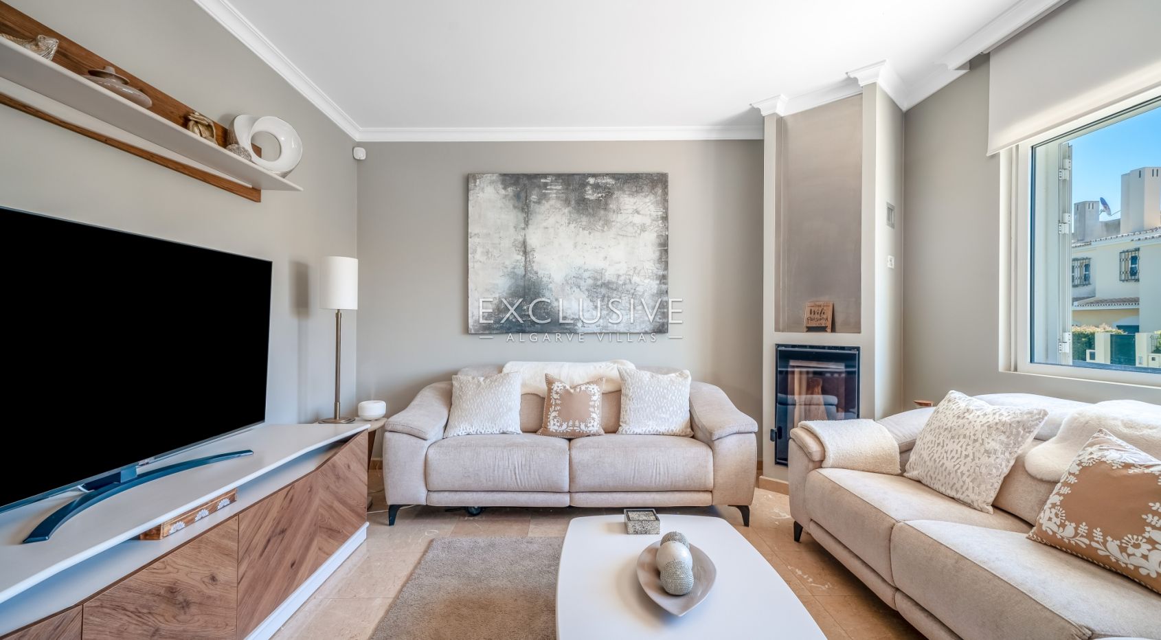 Beautiful Villa with Heated Pool in Vilamoura in Great Location