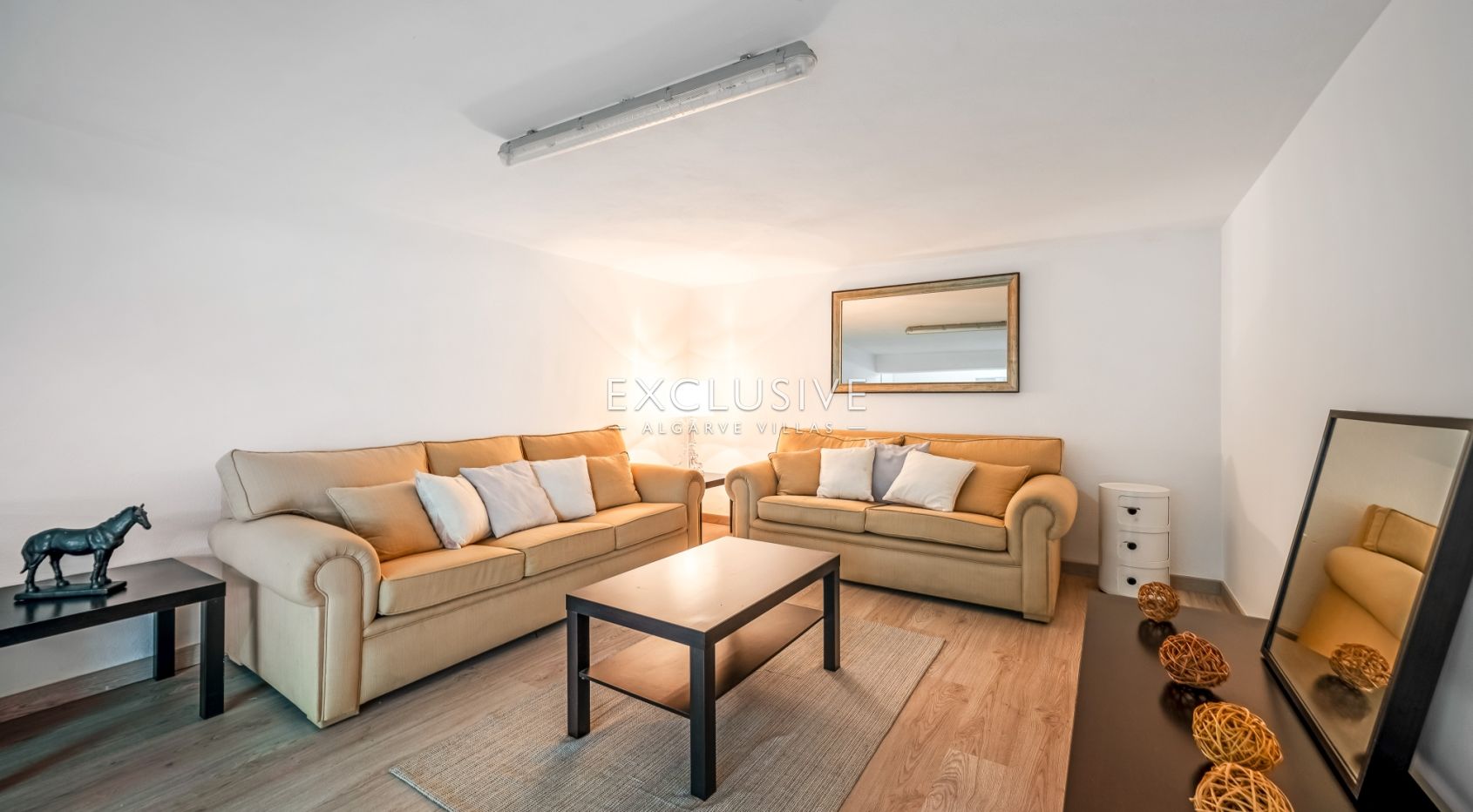 Beautiful Villa with Heated Pool in Vilamoura in Great Location