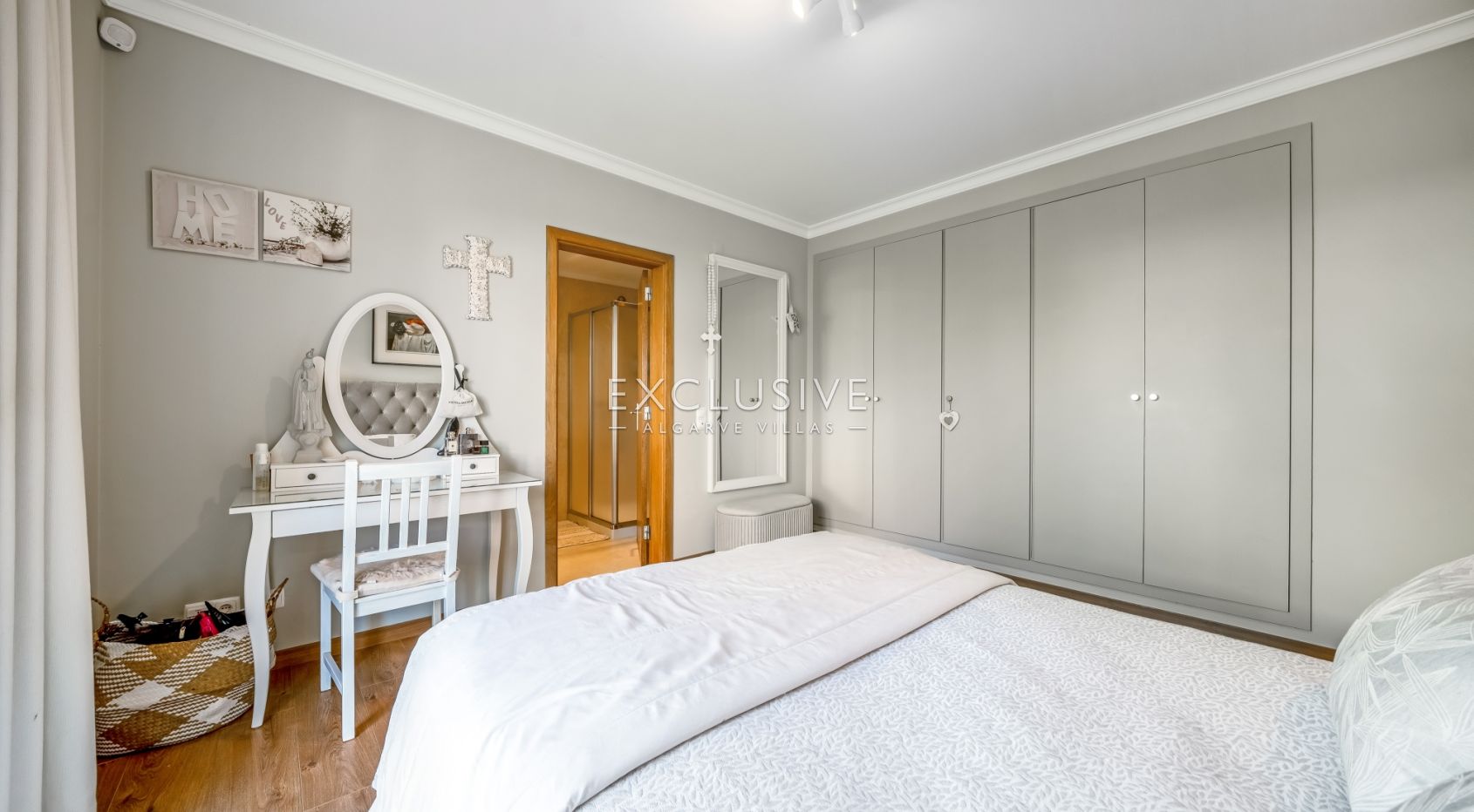 Beautiful Villa with Heated Pool in Vilamoura in Great Location