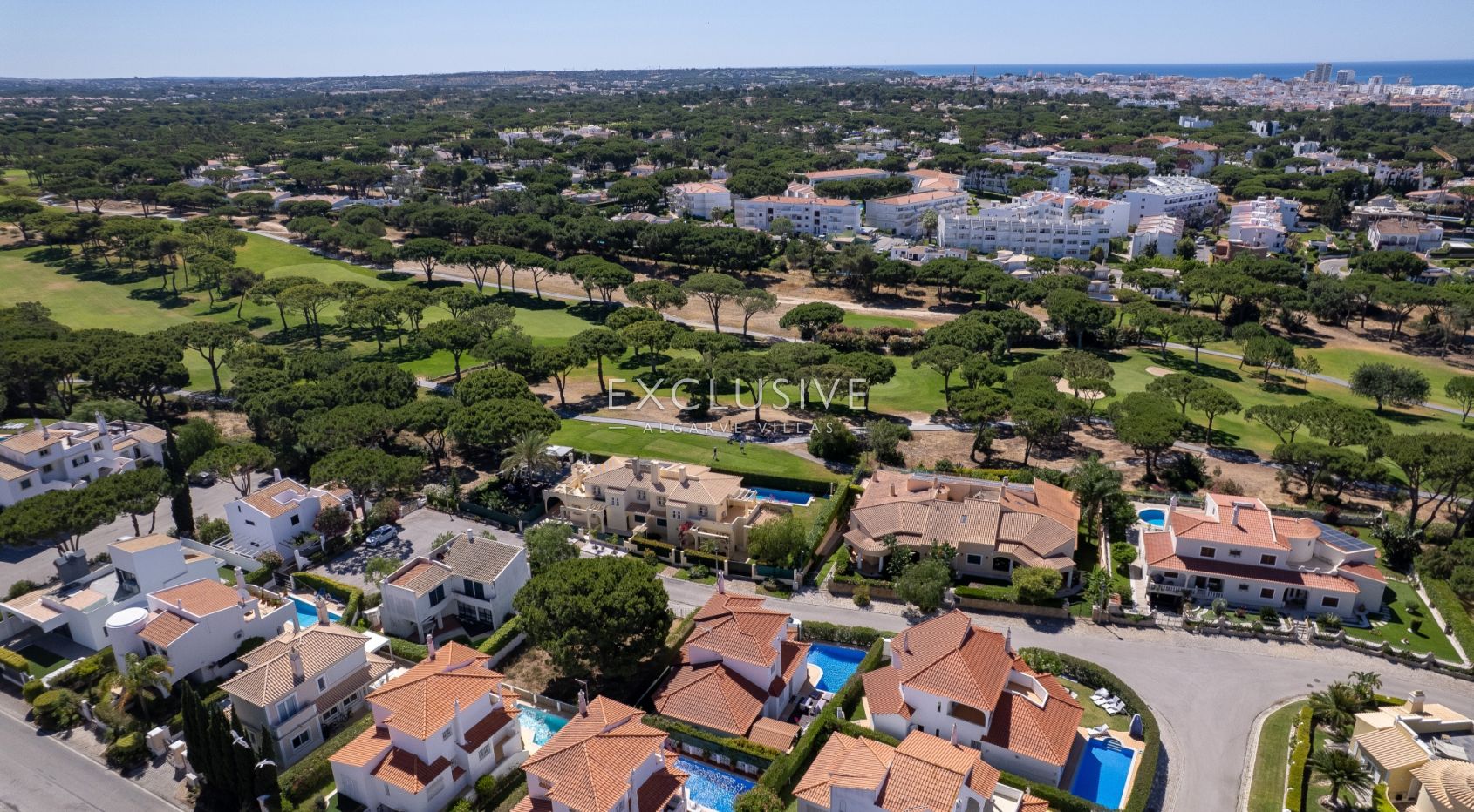 Beautiful Villa with Heated Pool in Vilamoura in Great Location