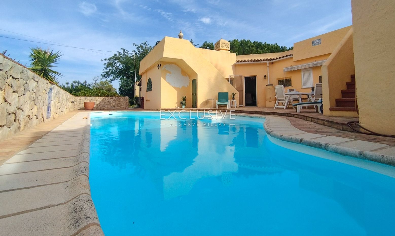 Detached 4 Bedrooms Villa with Pool and Large Plot in Alcantarilha, Silves