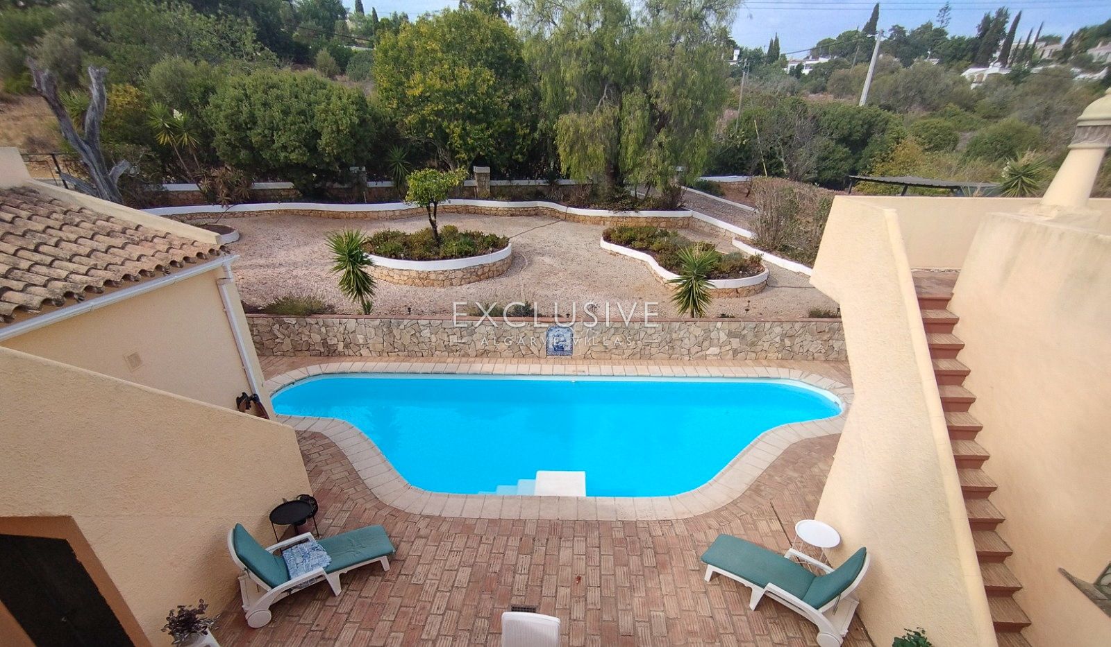 Detached 4 Bedrooms Villa with Pool and Large Plot in Alcantarilha, Silves