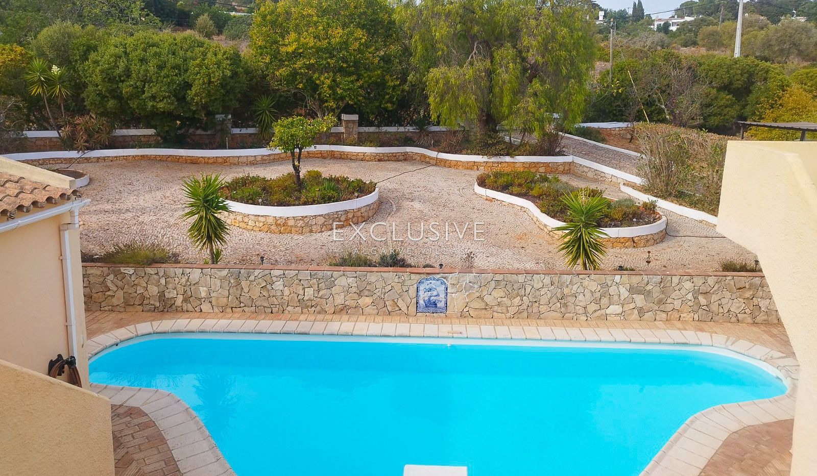 Detached 4 Bedrooms Villa with Pool and Large Plot in Alcantarilha, Silves