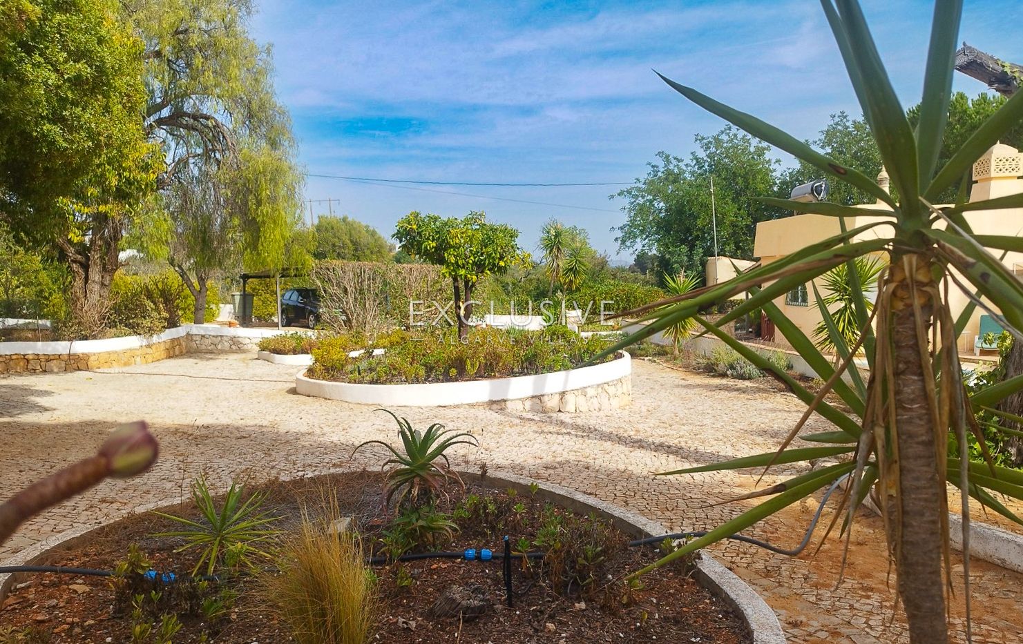 Detached 4 Bedrooms Villa with Pool and Large Plot in Alcantarilha, Silves