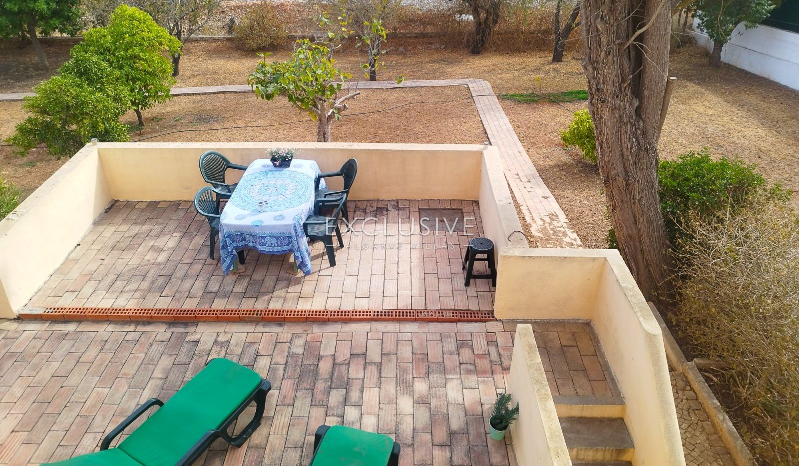 Detached 4 Bedrooms Villa with Pool and Large Plot in Alcantarilha, Silves
