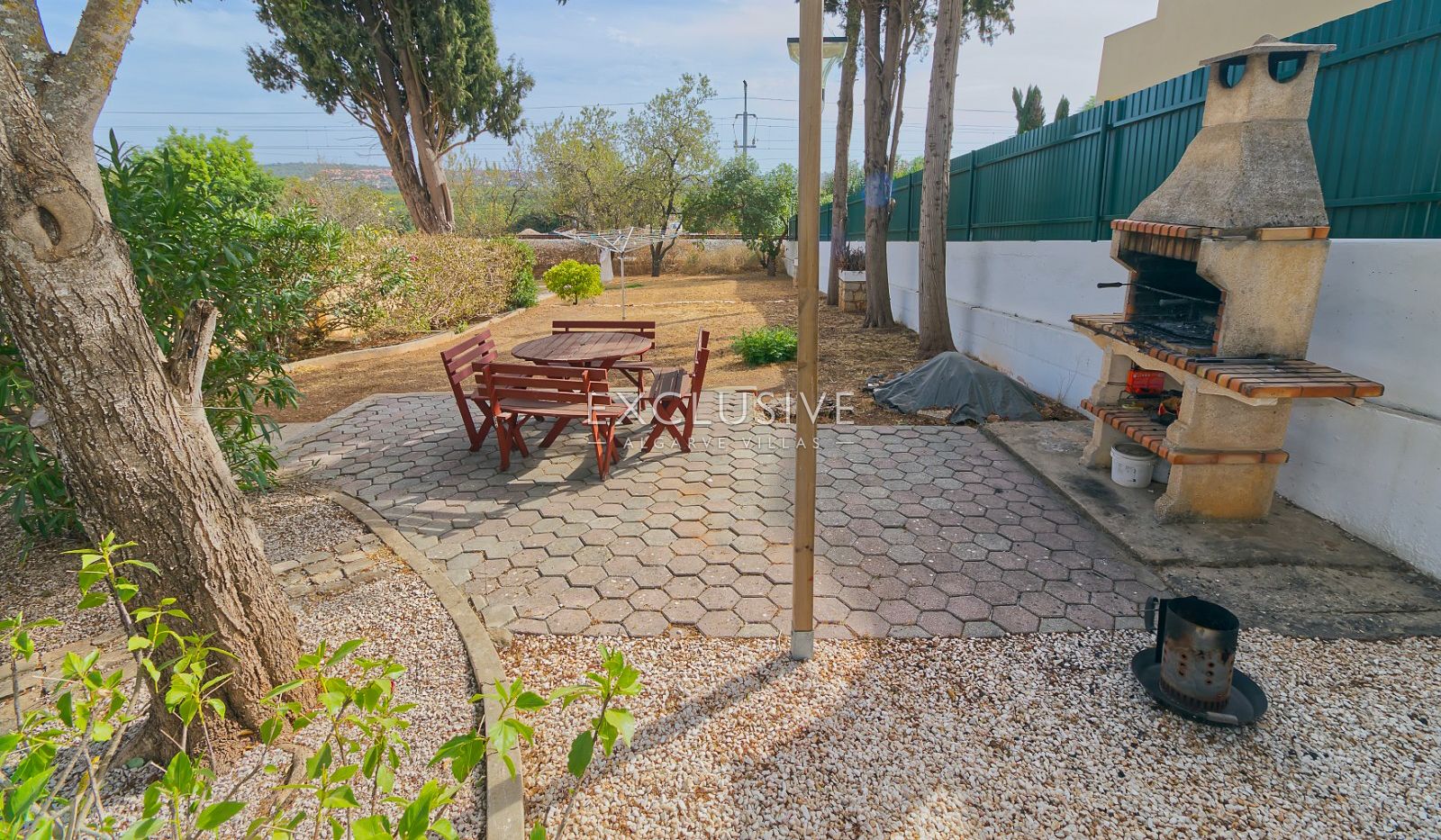 Detached 4 Bedrooms Villa with Pool and Large Plot in Alcantarilha, Silves