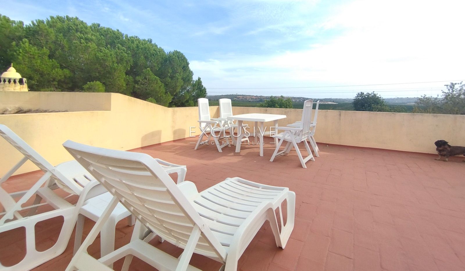 Detached 4 Bedrooms Villa with Pool and Large Plot in Alcantarilha, Silves