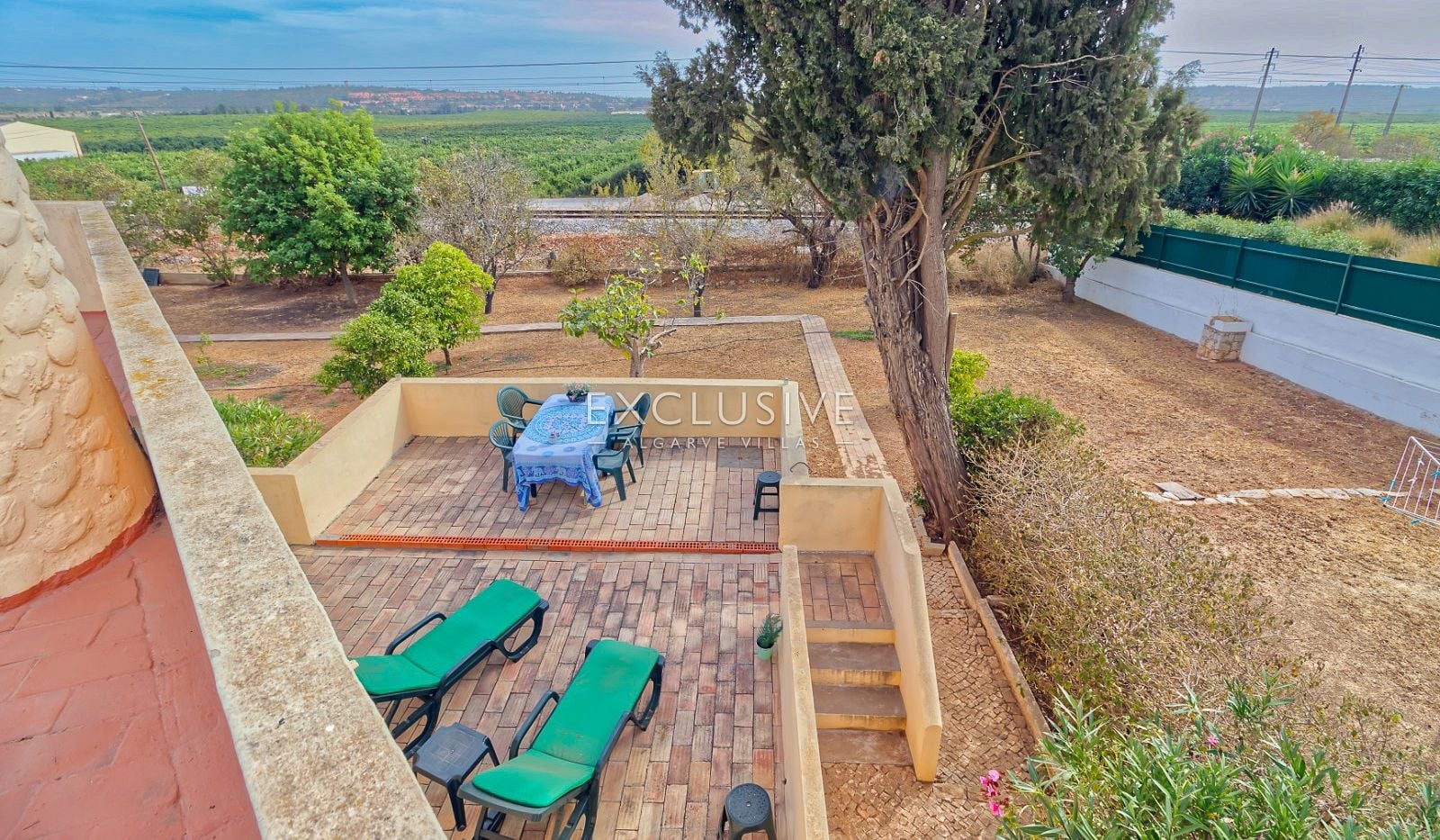 Detached 4 Bedrooms Villa with Pool and Large Plot in Alcantarilha, Silves