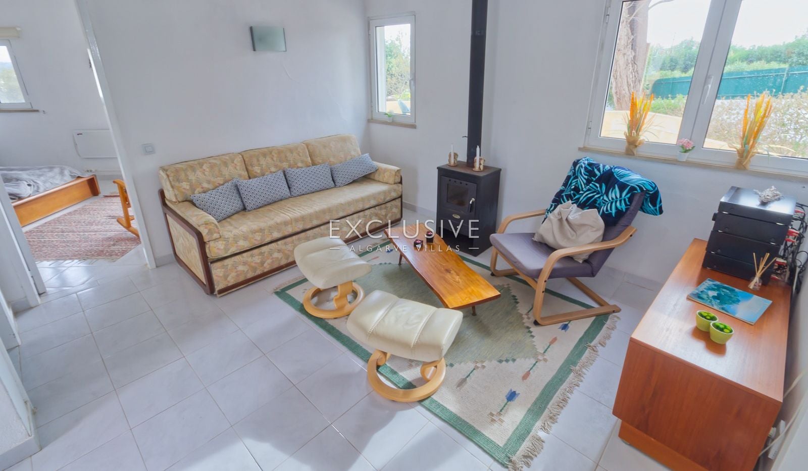 Detached 4 Bedrooms Villa with Pool and Large Plot in Alcantarilha, Silves