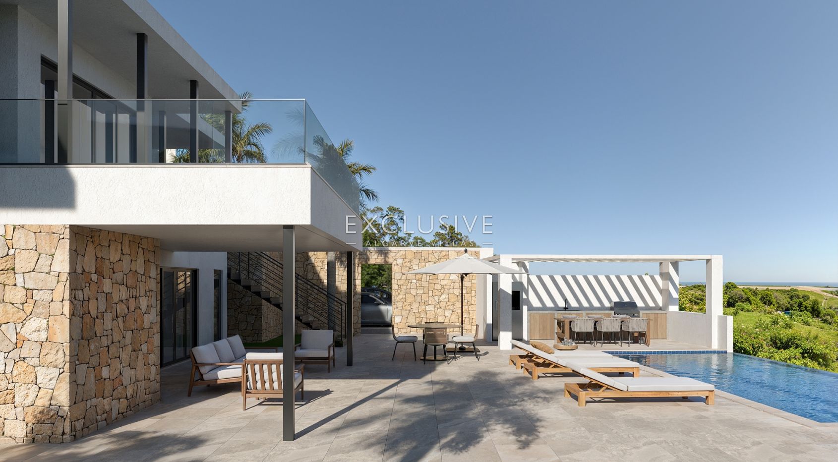 Villa Sta Barbara de Nexe, remodelled with fantastic coastal views across the Algarve