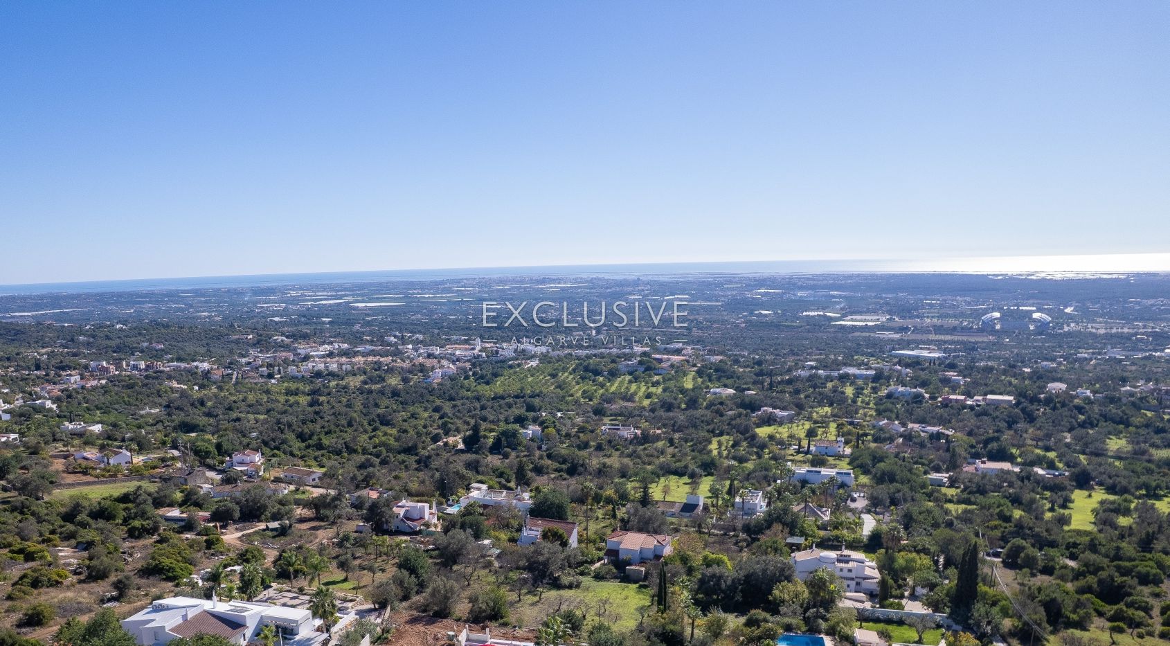 Villa Sta Barbara de Nexe, remodelled with fantastic coastal views across the Algarve