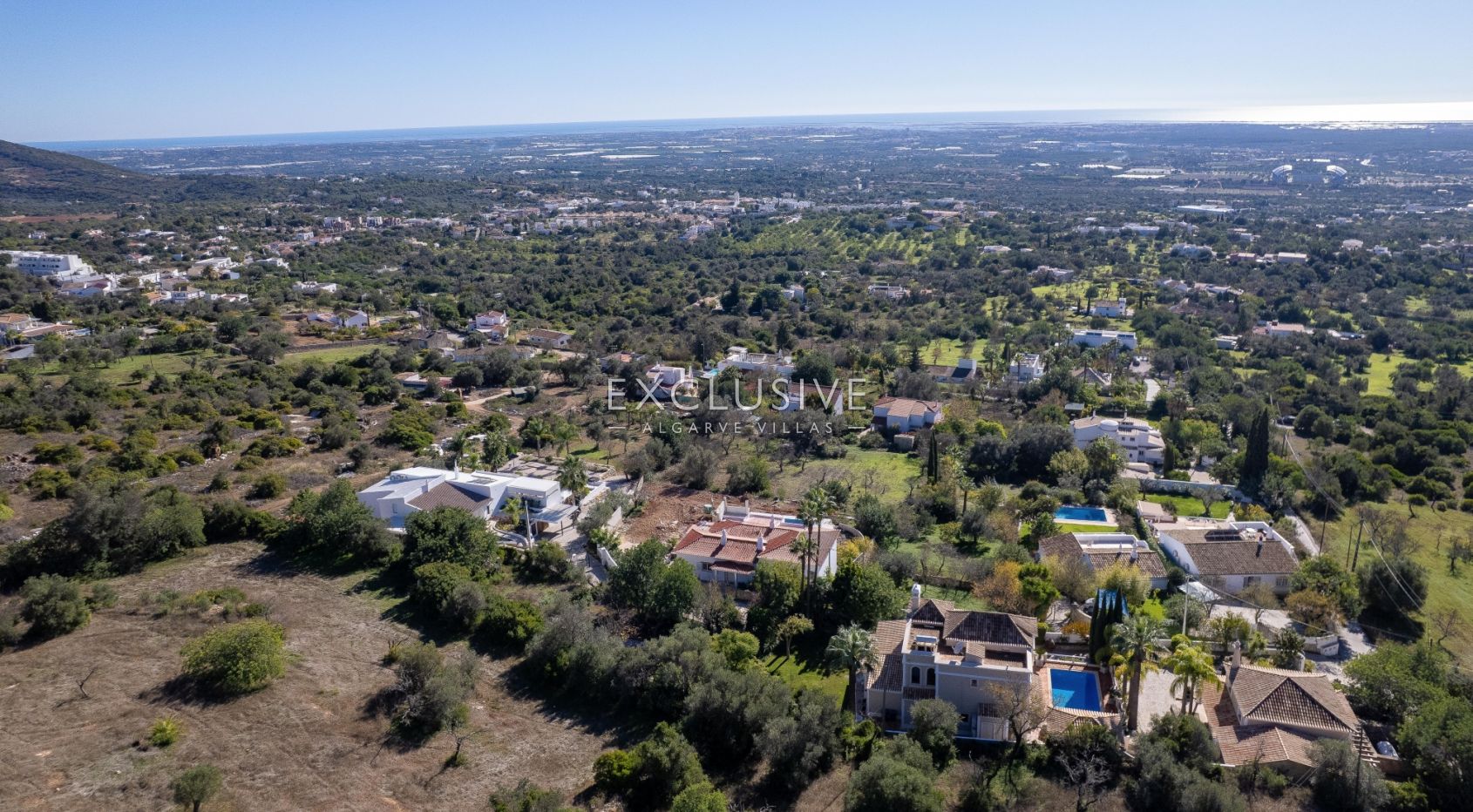 Villa Sta Barbara de Nexe, remodelled with fantastic coastal views across the Algarve