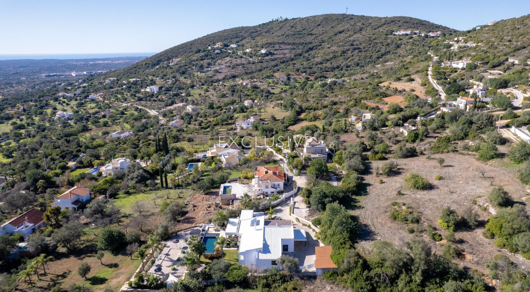 Villa Sta Barbara de Nexe, remodelled with fantastic coastal views across the Algarve