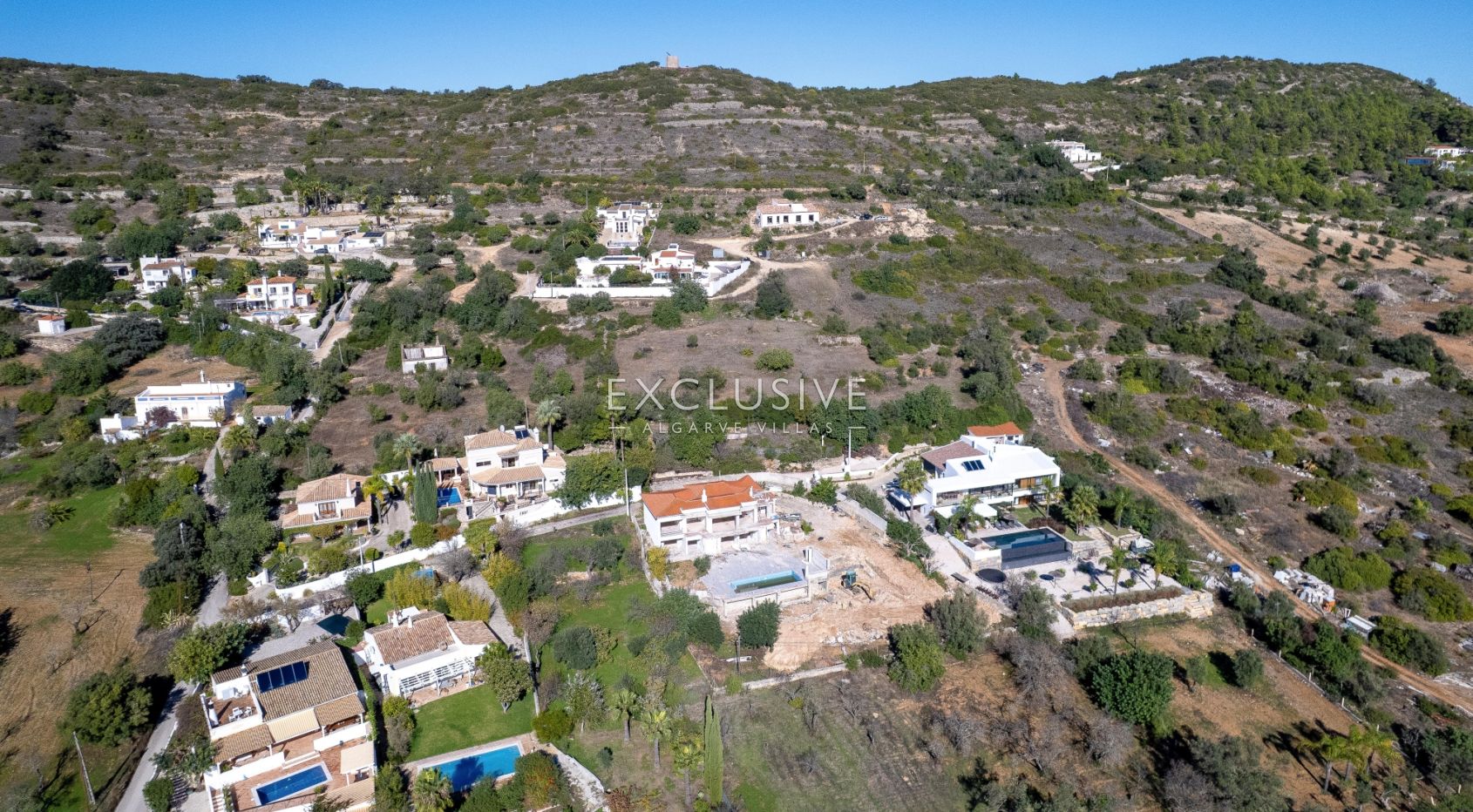Villa Sta Barbara de Nexe, remodelled with fantastic coastal views across the Algarve