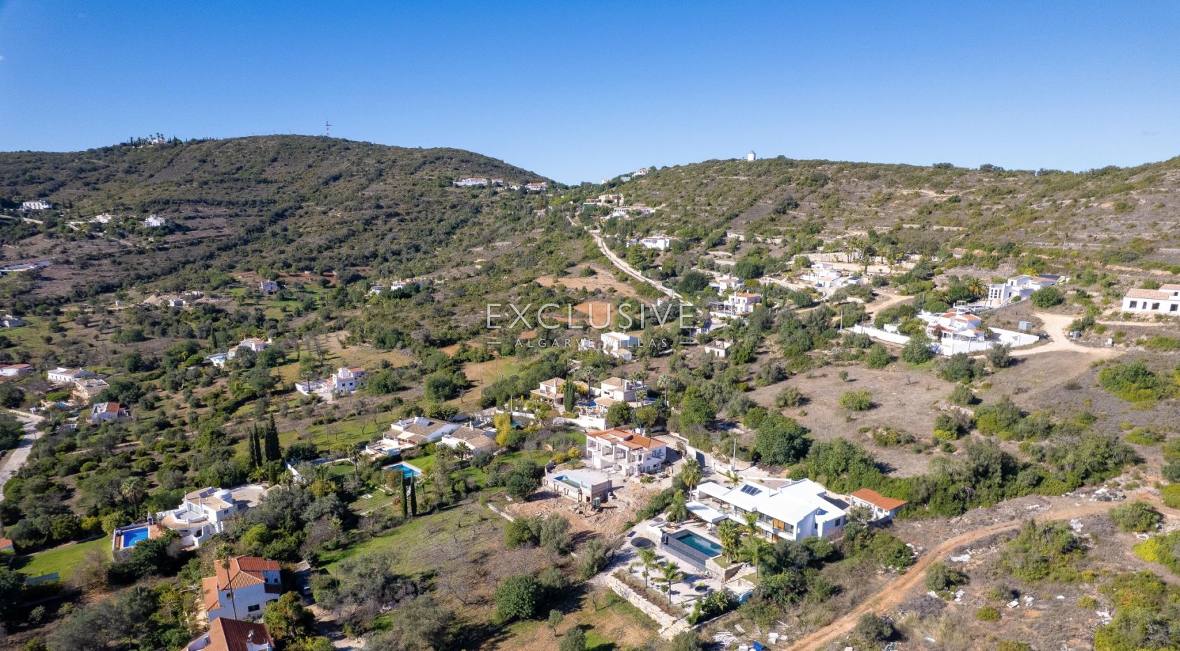 Villa Sta Barbara de Nexe, remodelled with fantastic coastal views across the Algarve