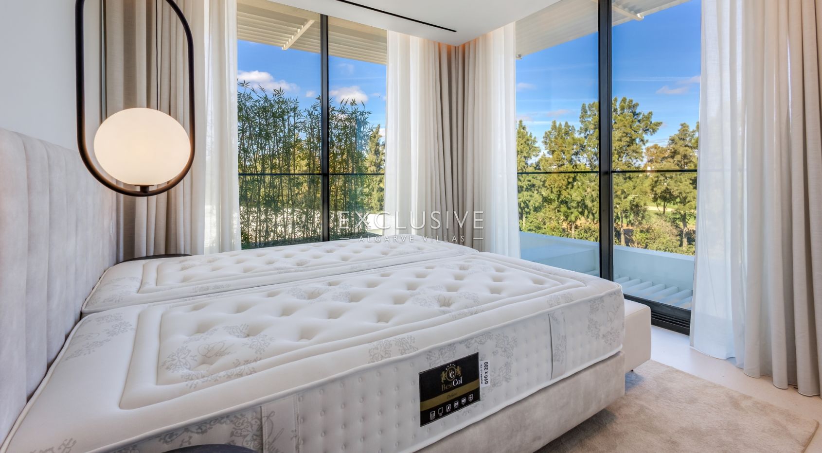 luxury 3 Bedroom contemporary penthouse in Vilamoura with golf and ocean views
