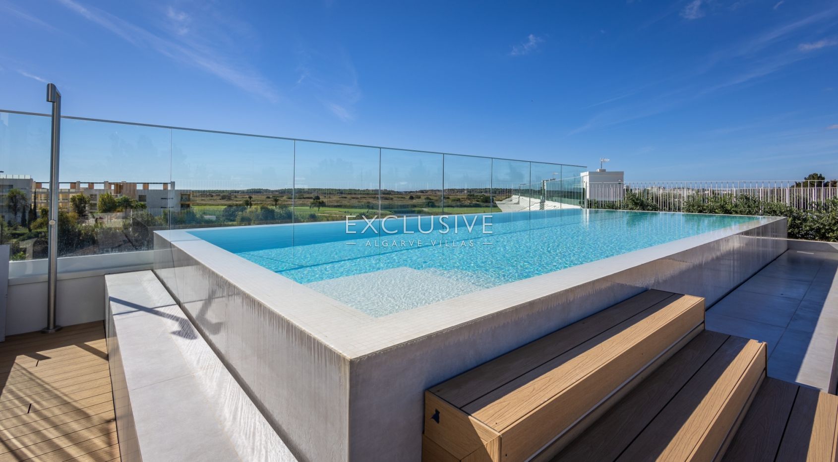 luxury 3 Bedroom contemporary penthouse in Vilamoura with golf and ocean views