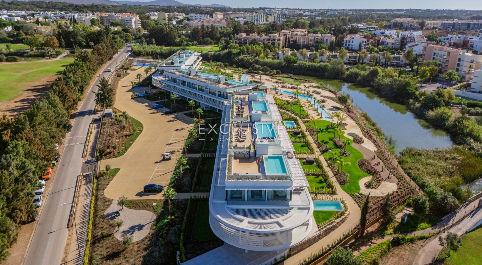 luxury 3 Bedroom contemporary penthouse in Vilamoura with golf and ocean views