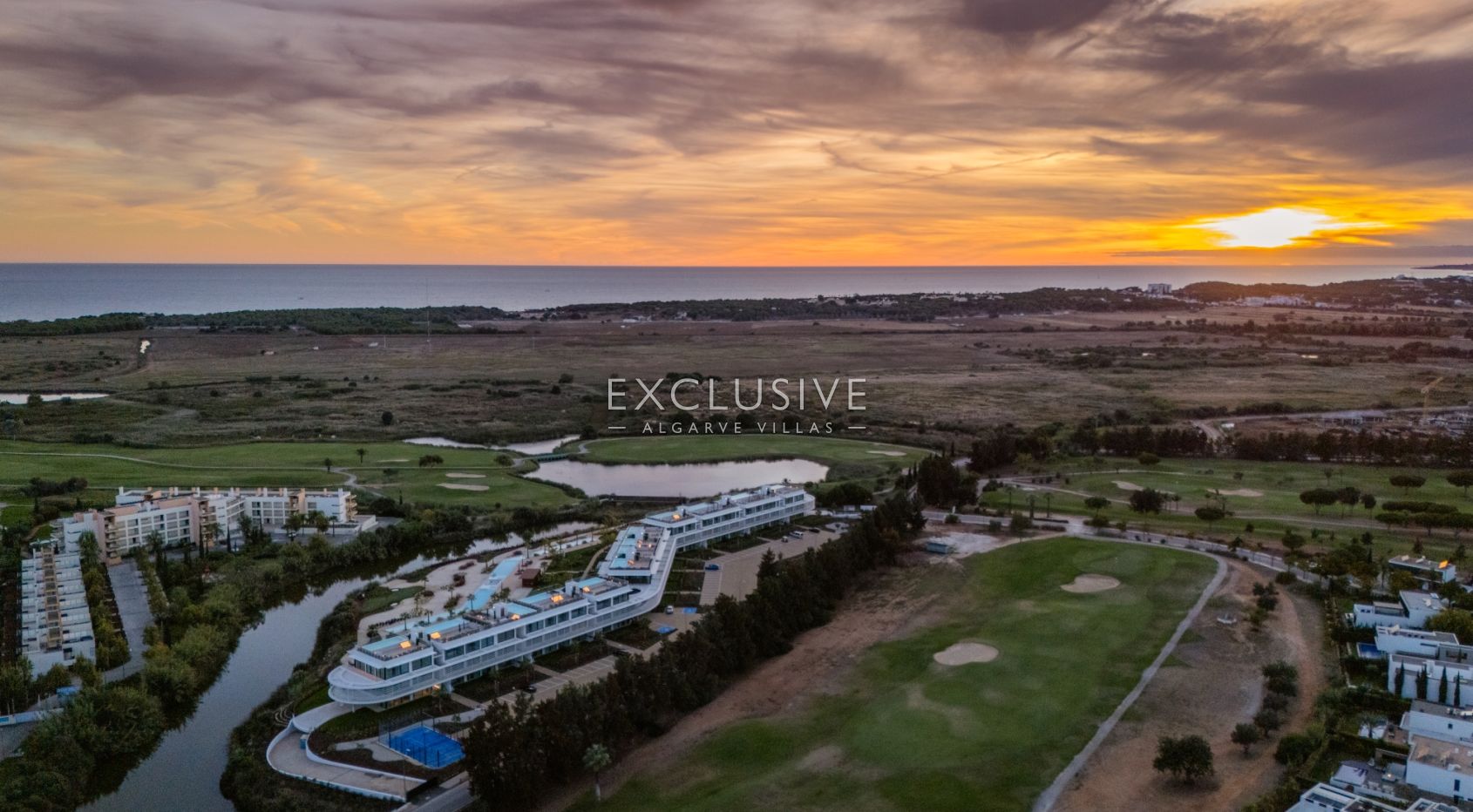 3 Bedroom contemporary penthouse in Vilamoura with golf and ocean views