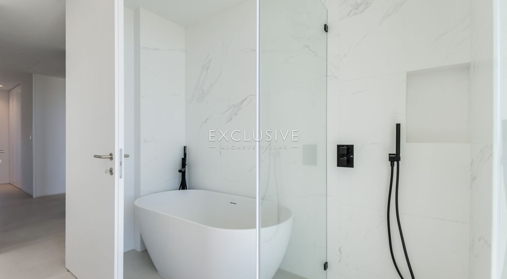 3 Bedroom contemporary penthouse in Vilamoura with golf and ocean views