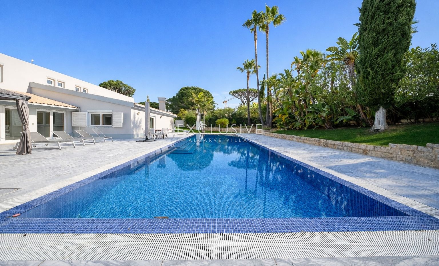 Buy a 4+1 Bedroom Luxury Villa in Vilamoura’s Prestigious Old Course Area