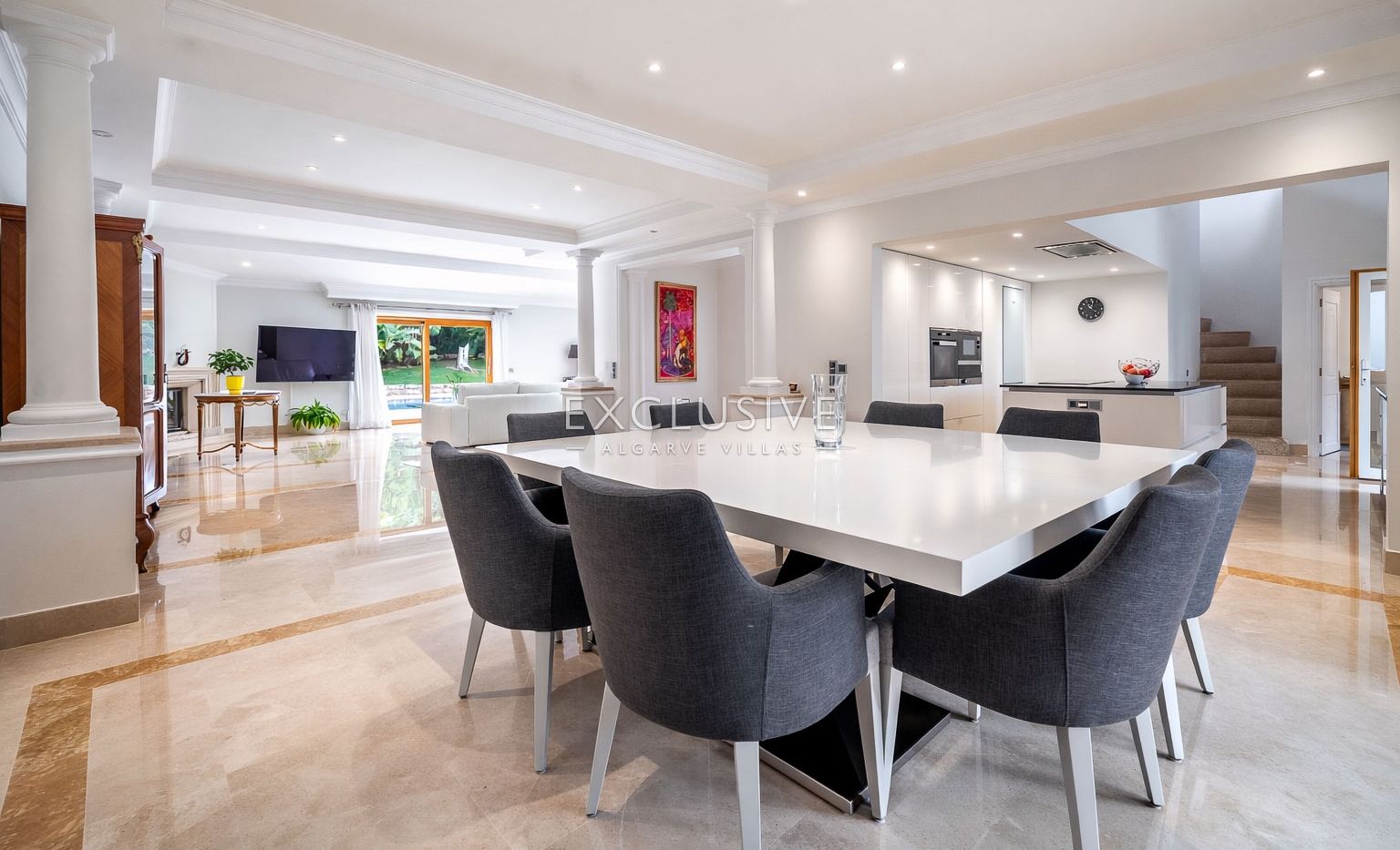 Buy a 4+1 Bedroom Luxury Villa in Vilamoura’s Prestigious Old Course Area