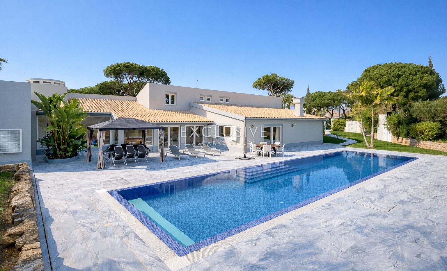 Buy a 4+1 Bedroom Luxury Villa in Vilamoura’s Prestigious Old Course Area