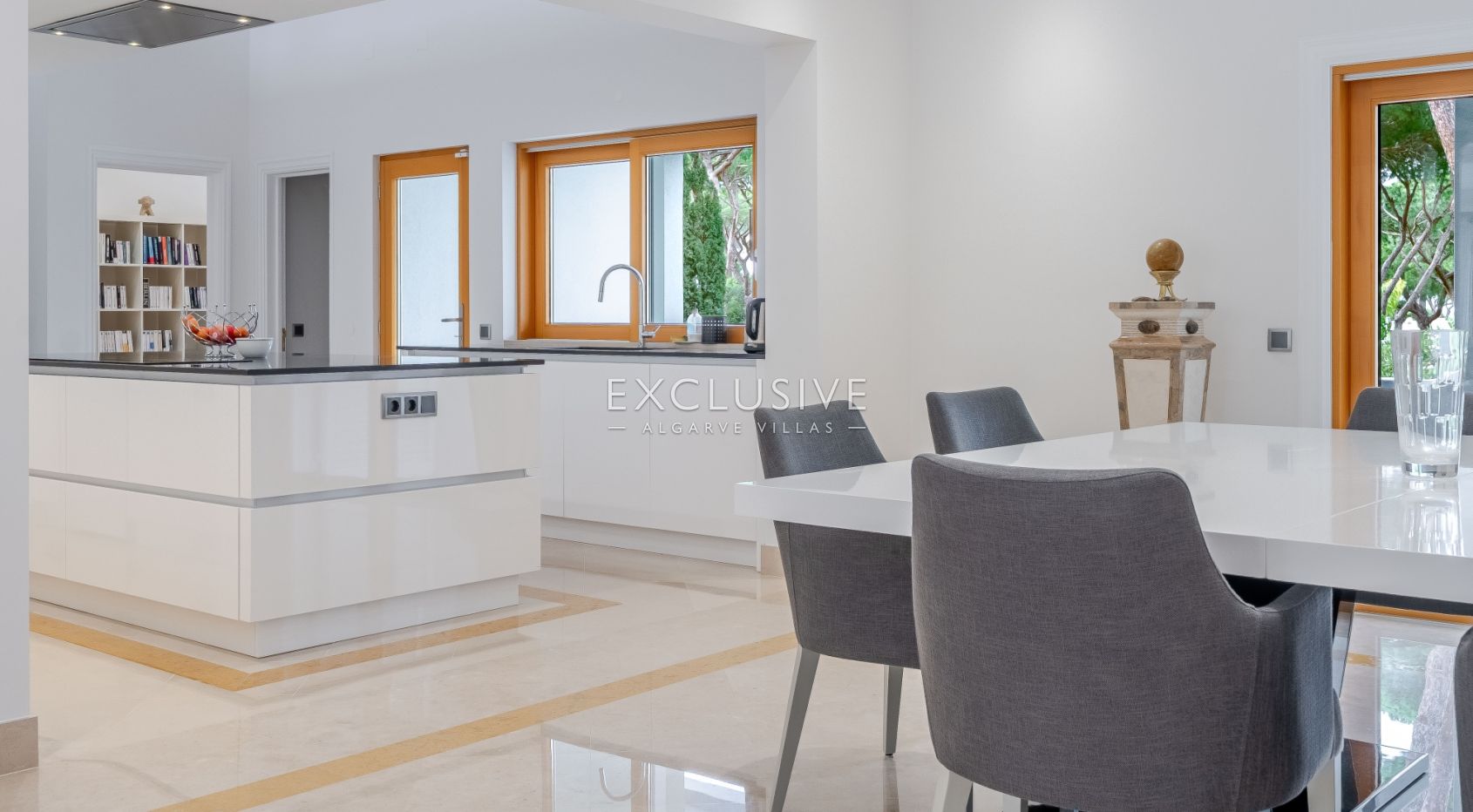 Buy a 4+1 Bedroom Luxury Villa in Vilamoura’s Prestigious Old Course Area