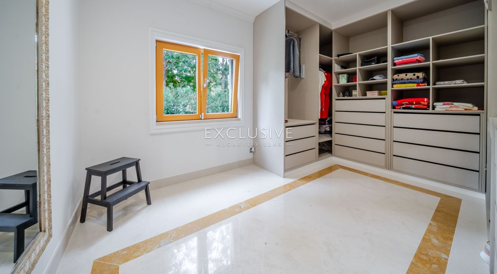Buy a 4+1 Bedroom Luxury Villa in Vilamoura’s Prestigious Old Course Area