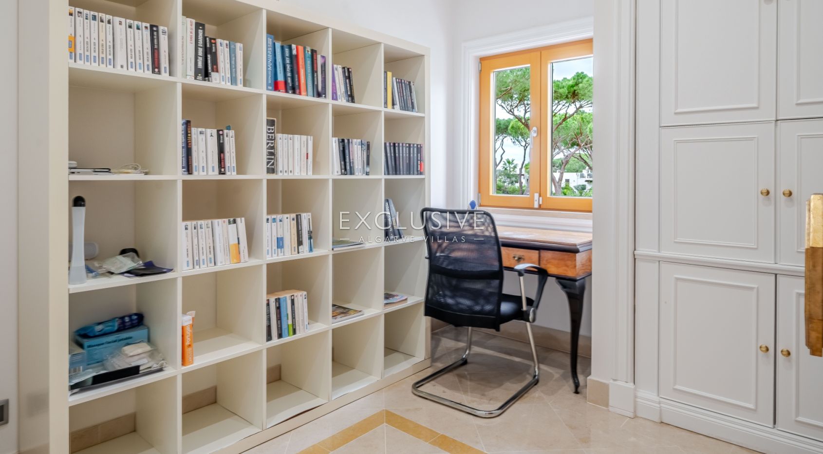 Buy a 4+1 Bedroom Luxury Villa in Vilamoura’s Prestigious Old Course Area