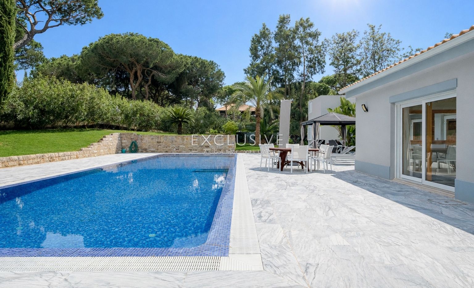 Buy a 4+1 Bedroom Luxury Villa in Vilamoura’s Prestigious Old Course Area
