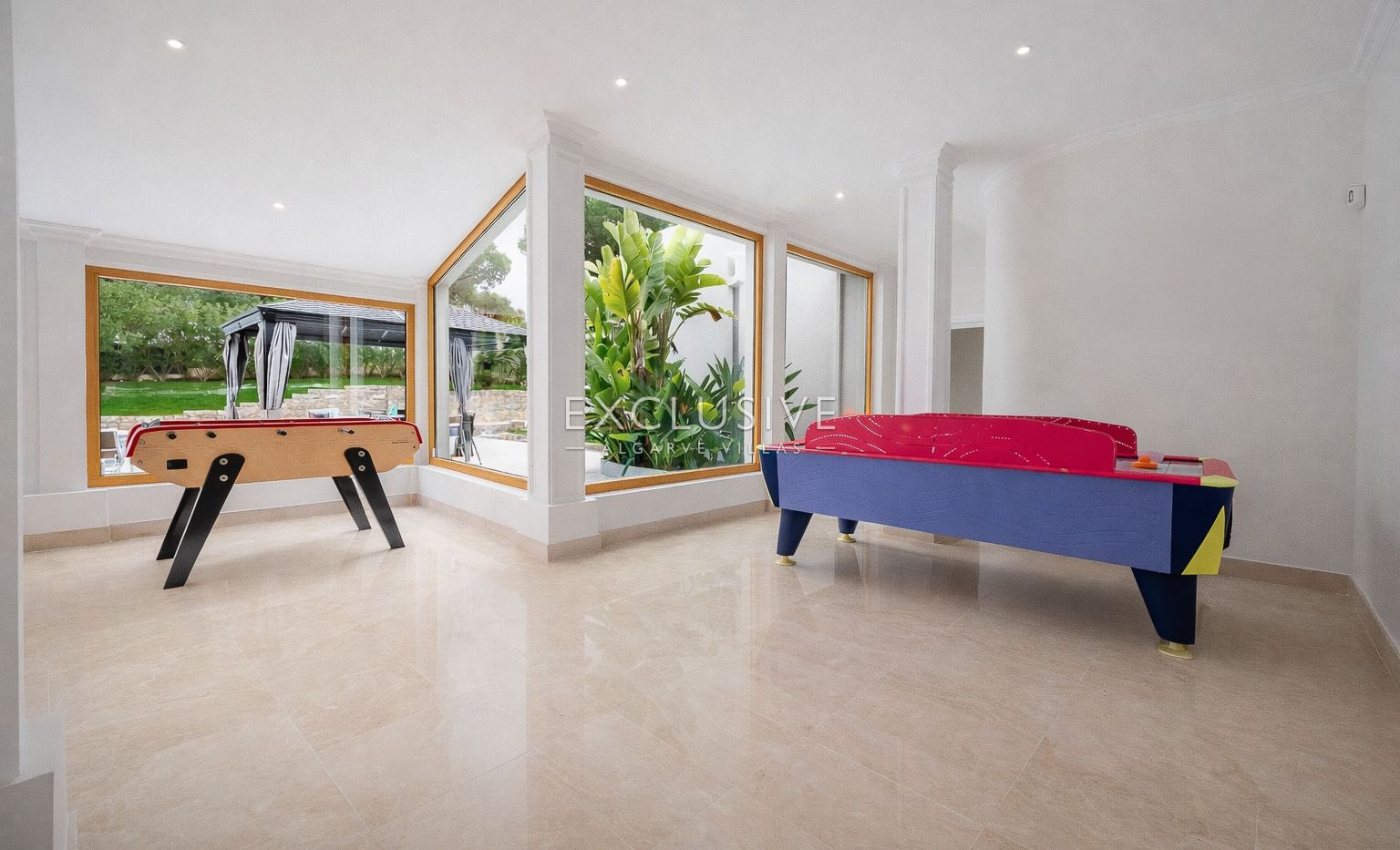 Buy a 4+1 Bedroom Luxury Villa in Vilamoura’s Prestigious Old Course Area