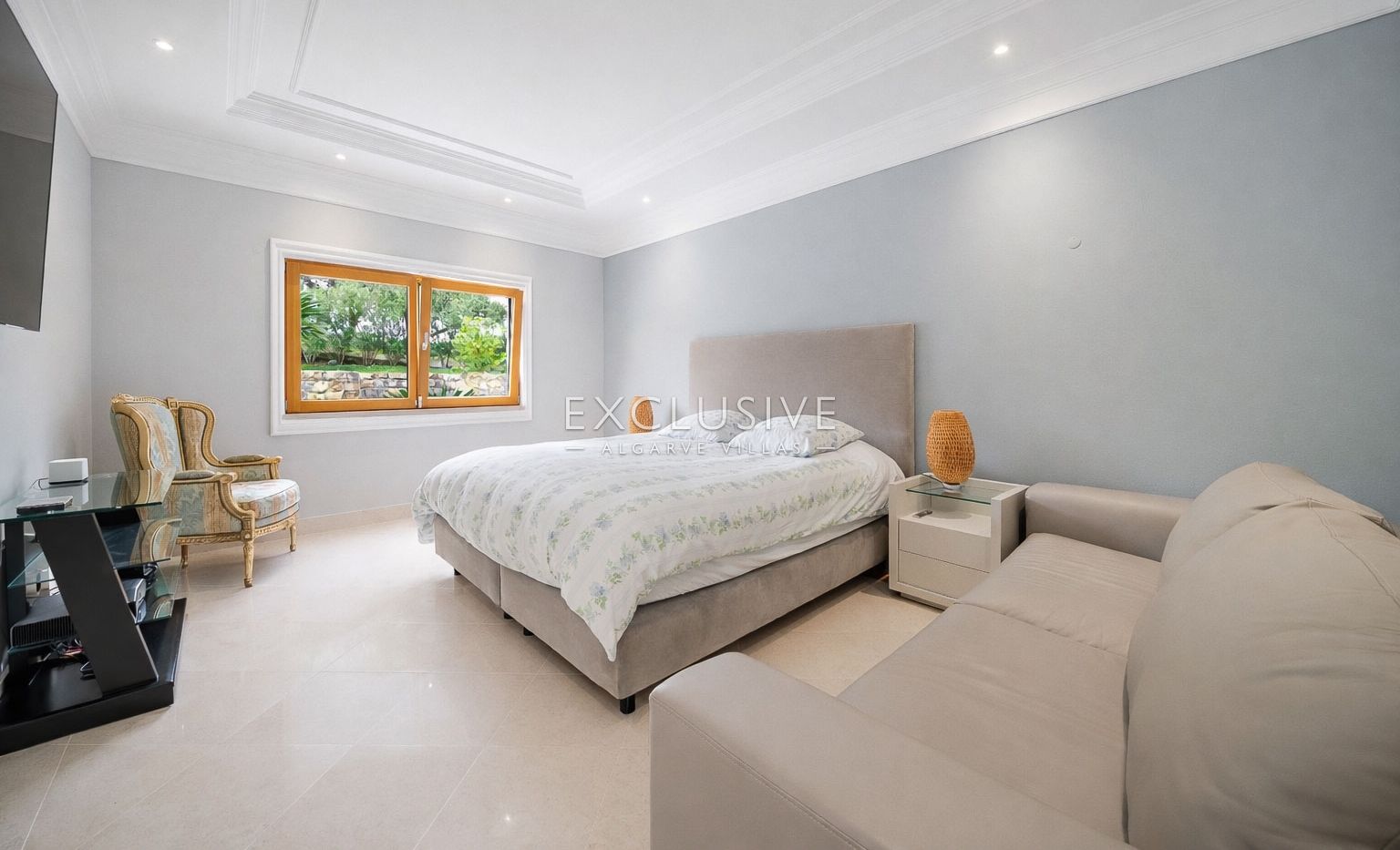 Buy a 4+1 Bedroom Luxury Villa in Vilamoura’s Prestigious Old Course Area