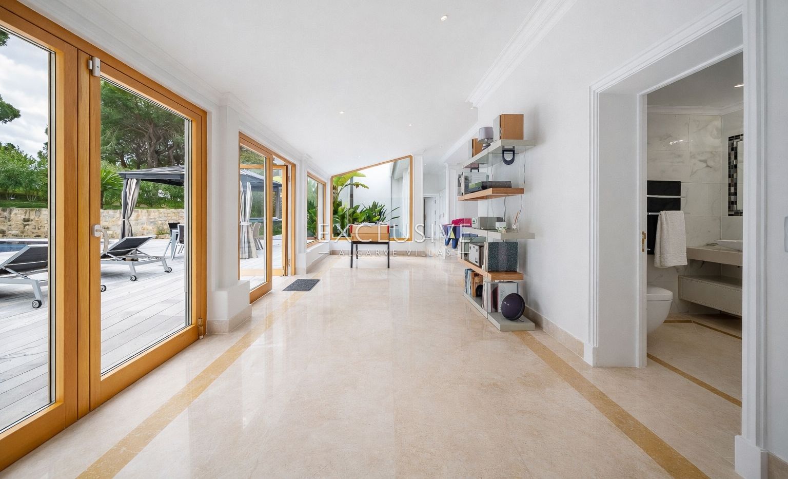Buy a 4+1 Bedroom Luxury Villa in Vilamoura’s Prestigious Old Course Area