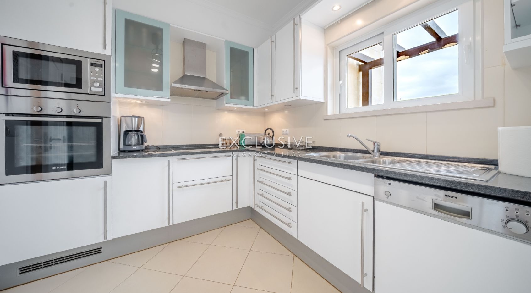 Buy Beautiful 2 Bedroom Sea View Apartment in Vilamoura