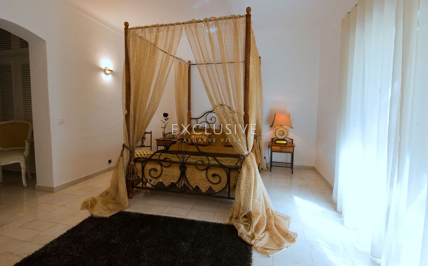 Algarve luxury property with 7 bedrooms and income potential in Carvoeiro