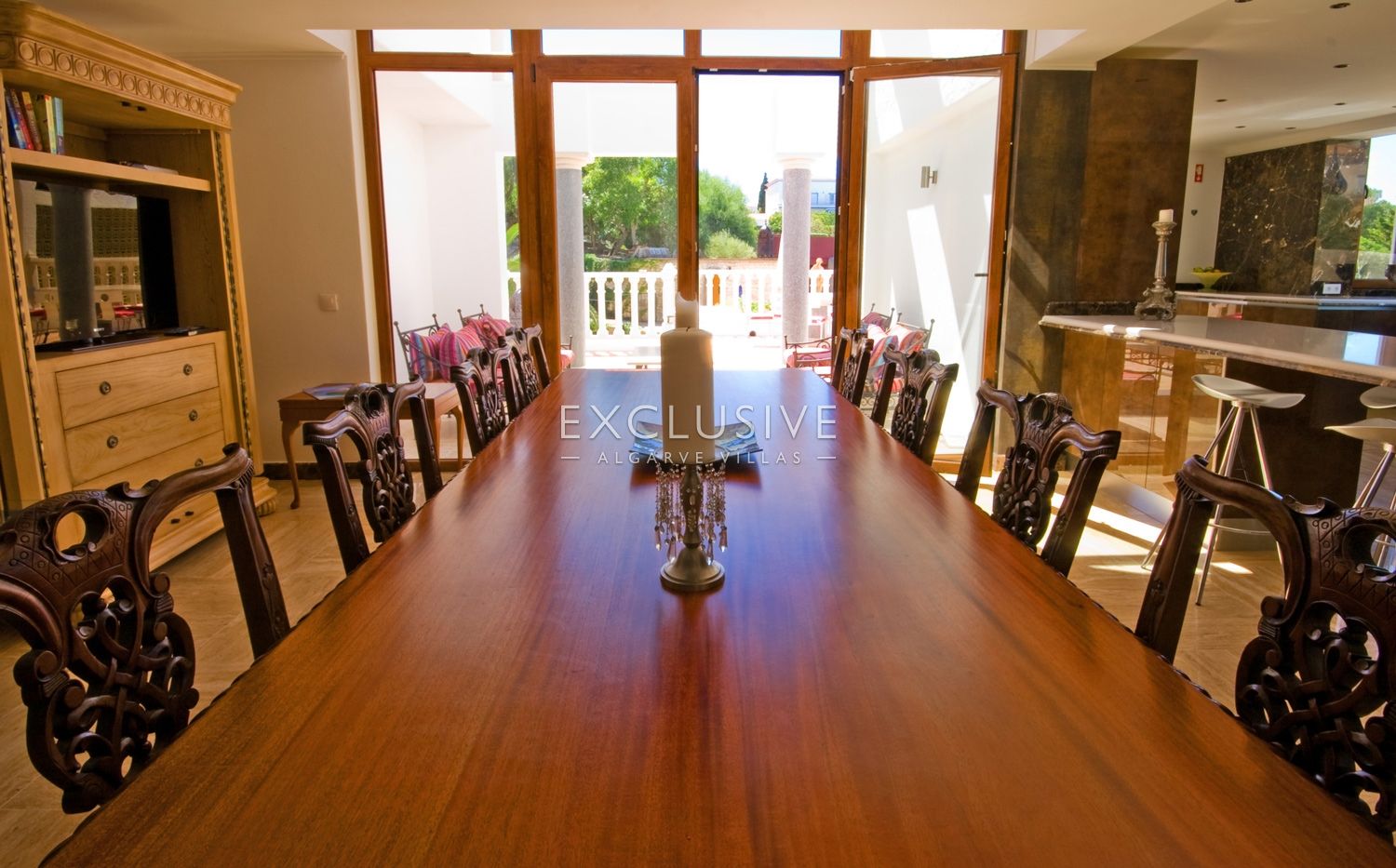 Algarve luxury property with 7 bedrooms and income potential in Carvoeiro