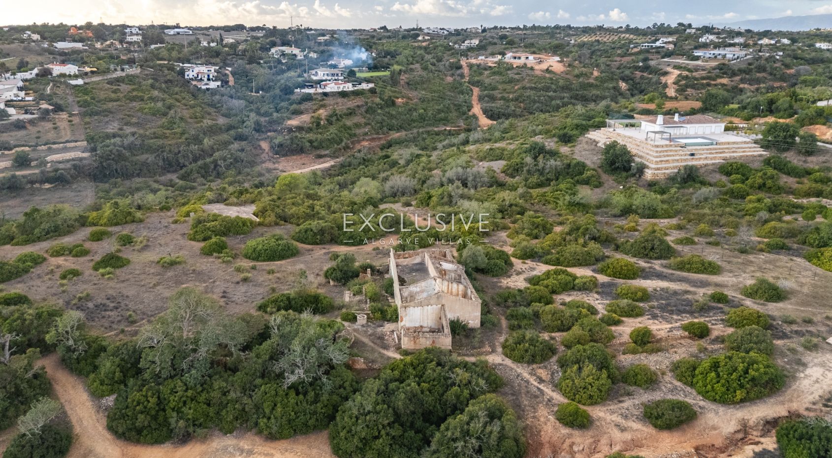 Large plot in Porches with Ruin, Algarve