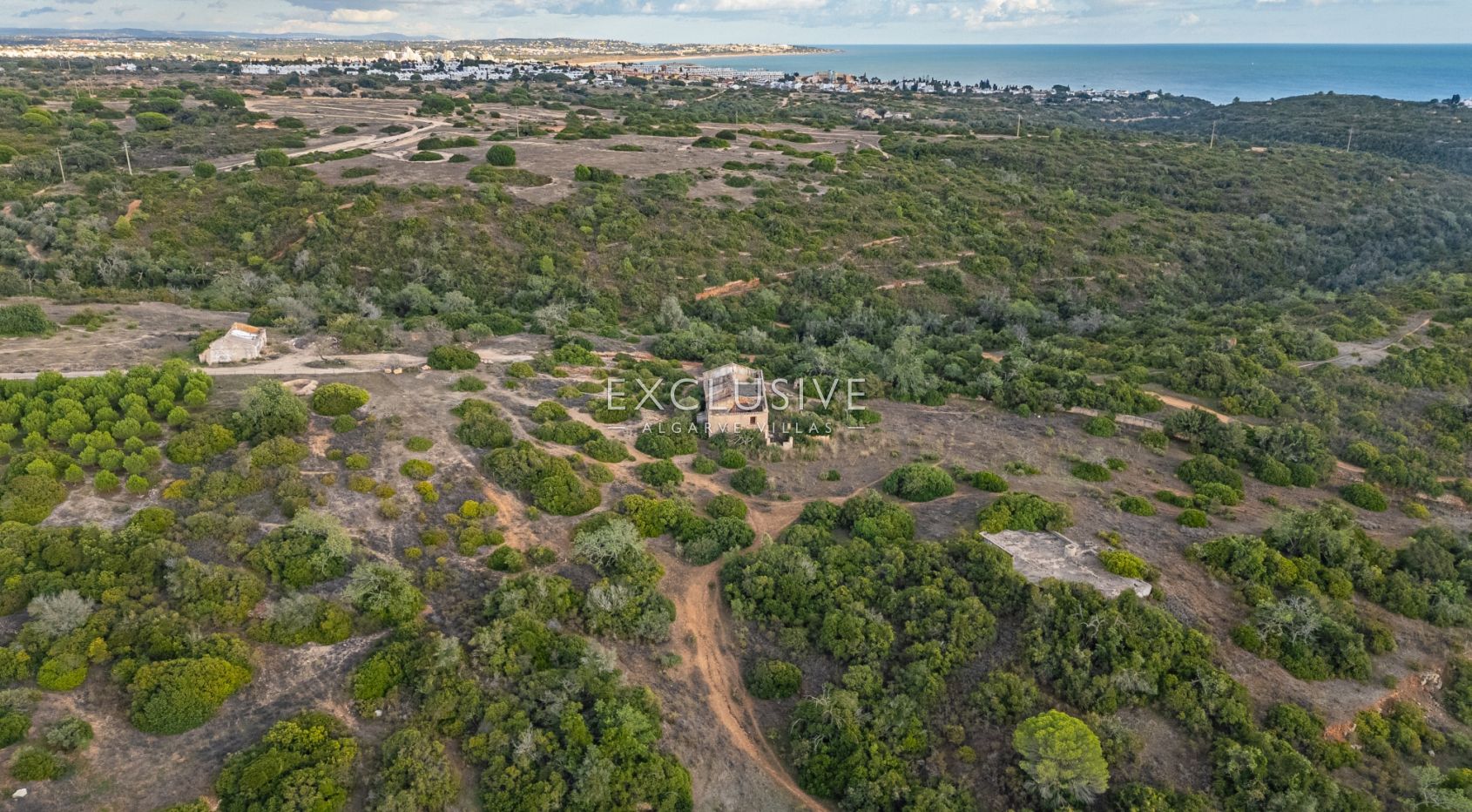 Large plot in Porches with Ruin, Algarve