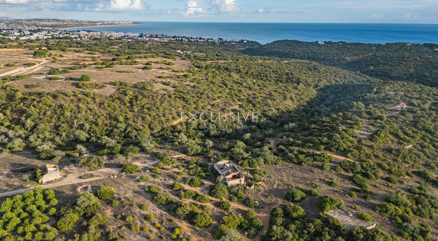Large plot in Porches with Ruin, Algarve