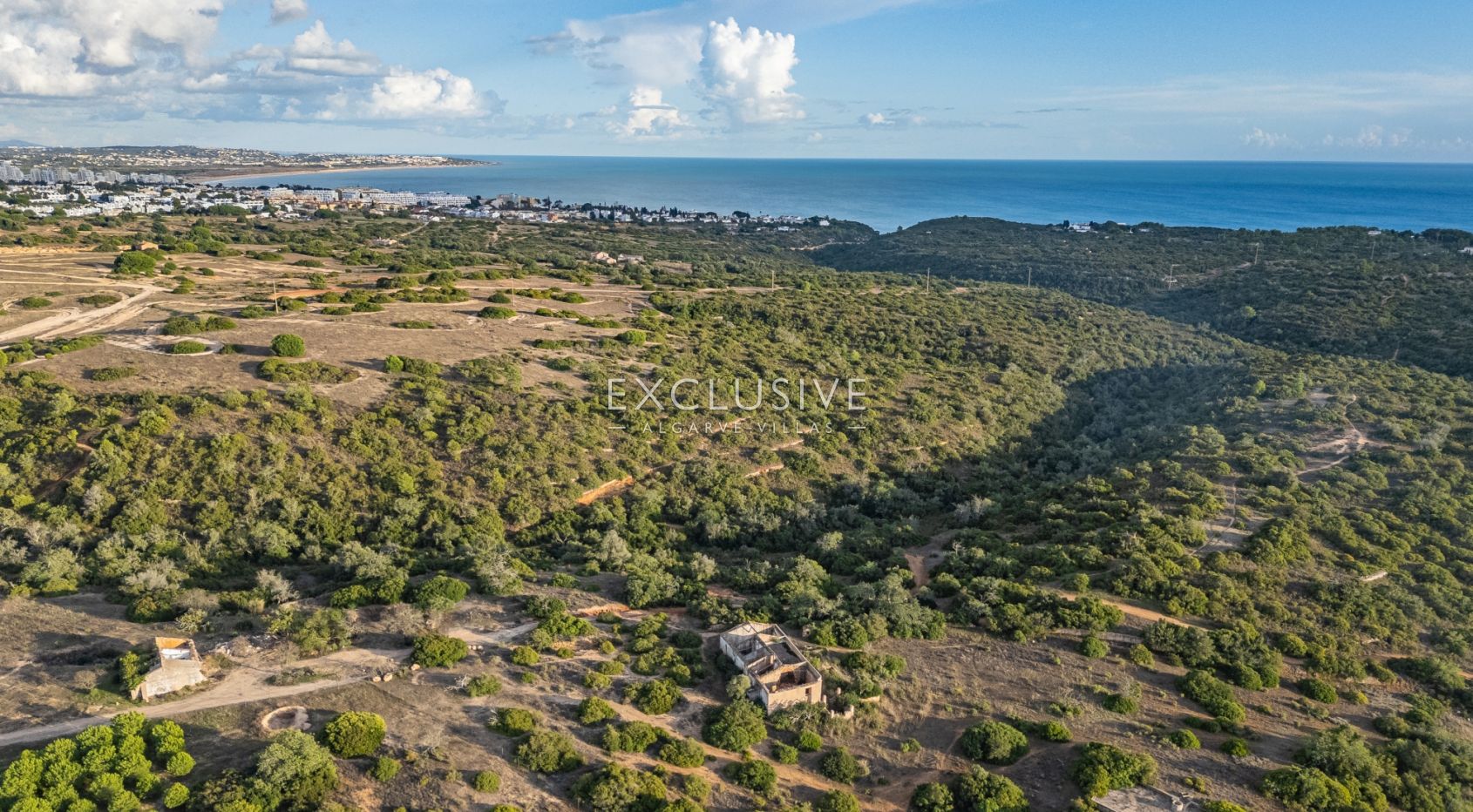 Large plot in Porches with Ruin, Algarve