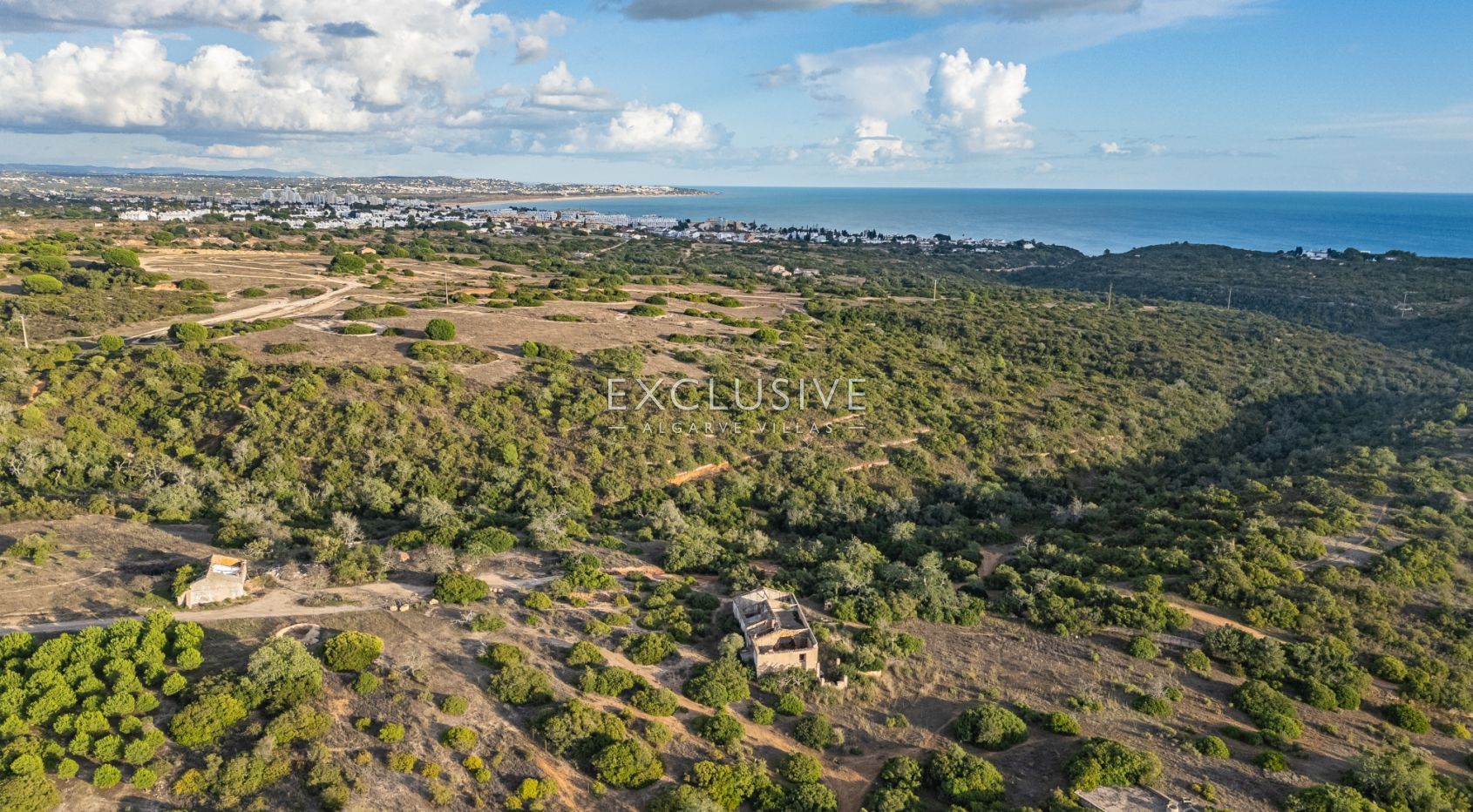 Large plot in Porches with Ruin, Algarve